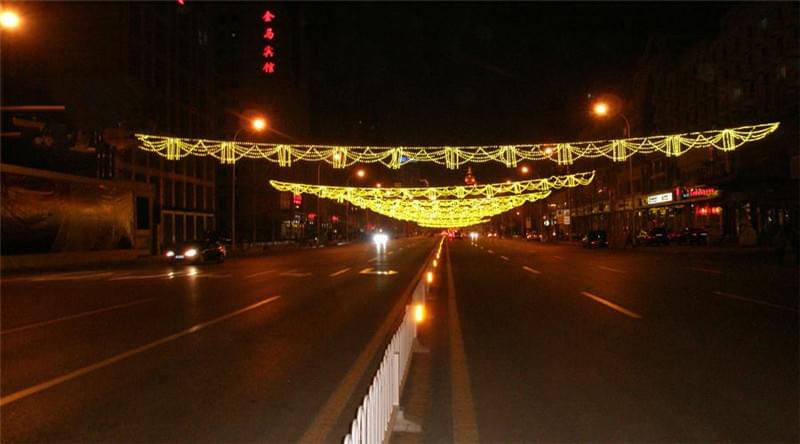 重兜簾燈光隧道